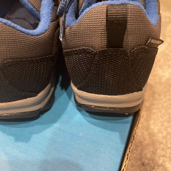 Columbia Sledder 3 Waterproof Shoes size 4 - Picture 2 of 4
